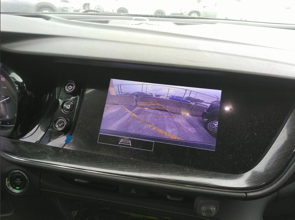 Used 2023 Buick Envision Preferred image 10