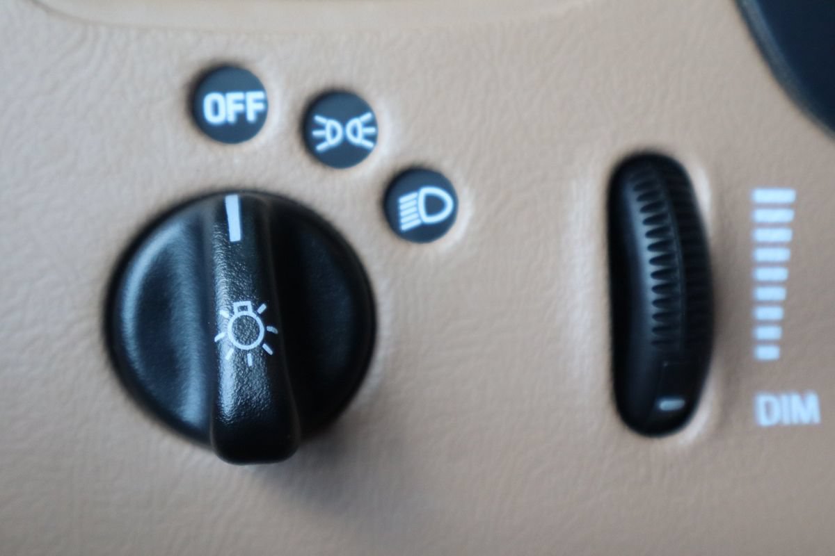 Used 1996 Ford Explorer XLT AWD/4WD image 28