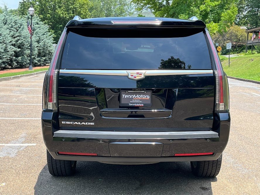 Used 2019 Cadillac Escalade Platinum image 22