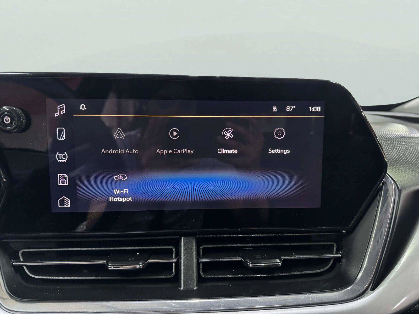 Used 2025 Chevrolet Trax LT w/ Sunroof Package FWD image 48