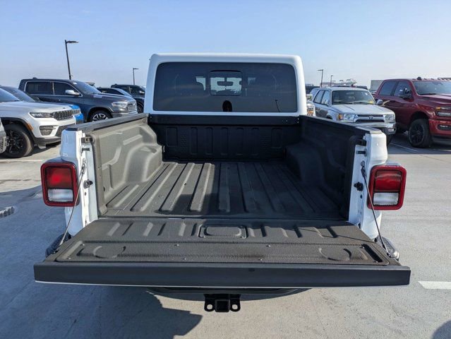 Used 2023 Jeep Gladiator Mojave w/ Trailer Tow Package AWD/4WD image 12