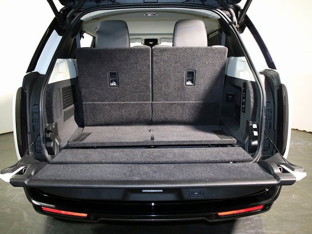 Used 2022 Land Rover Range Rover Long Wheelbase SE image 33