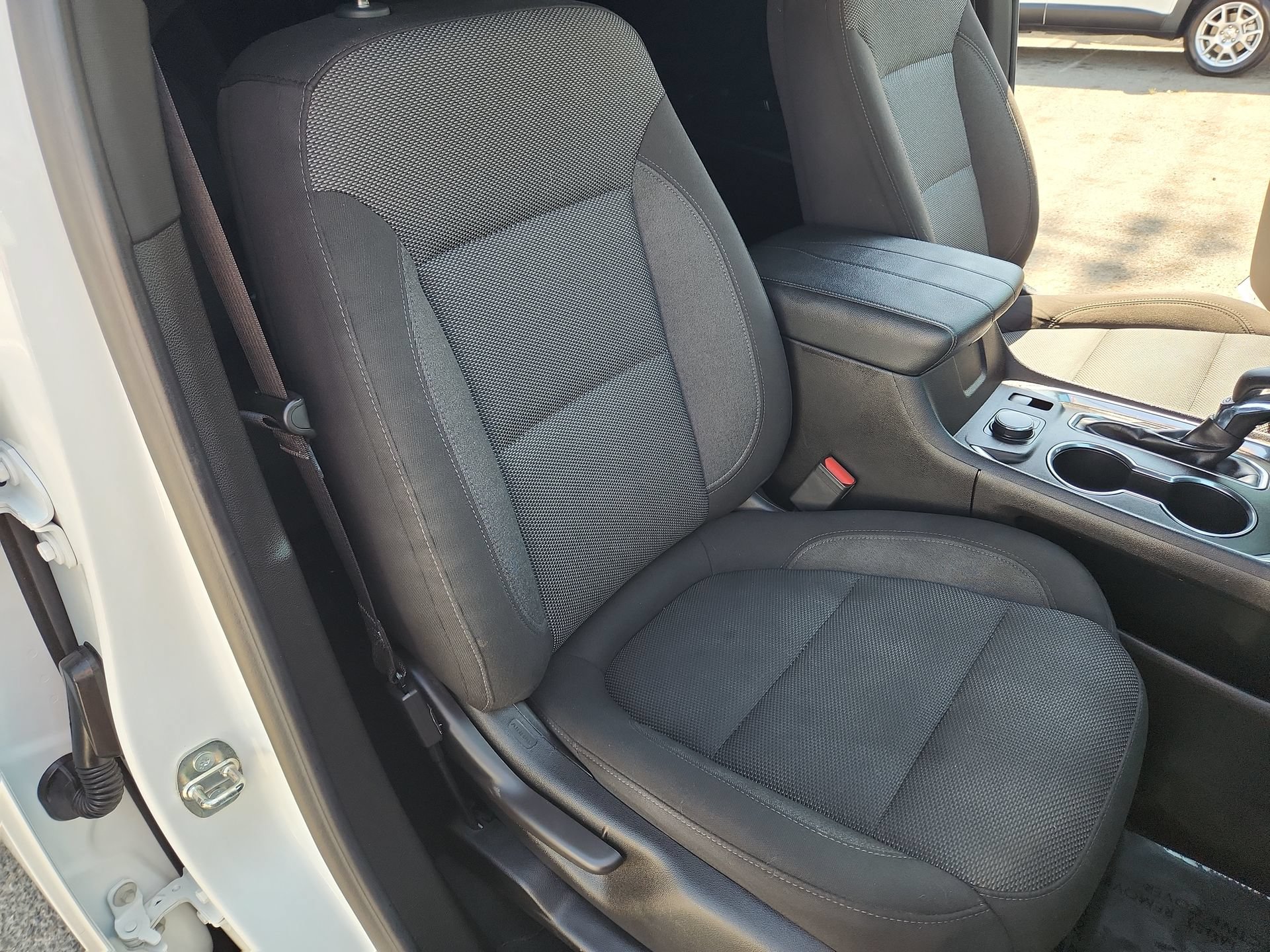 Used 2023 Chevrolet Traverse LT AWD/4WD image 25