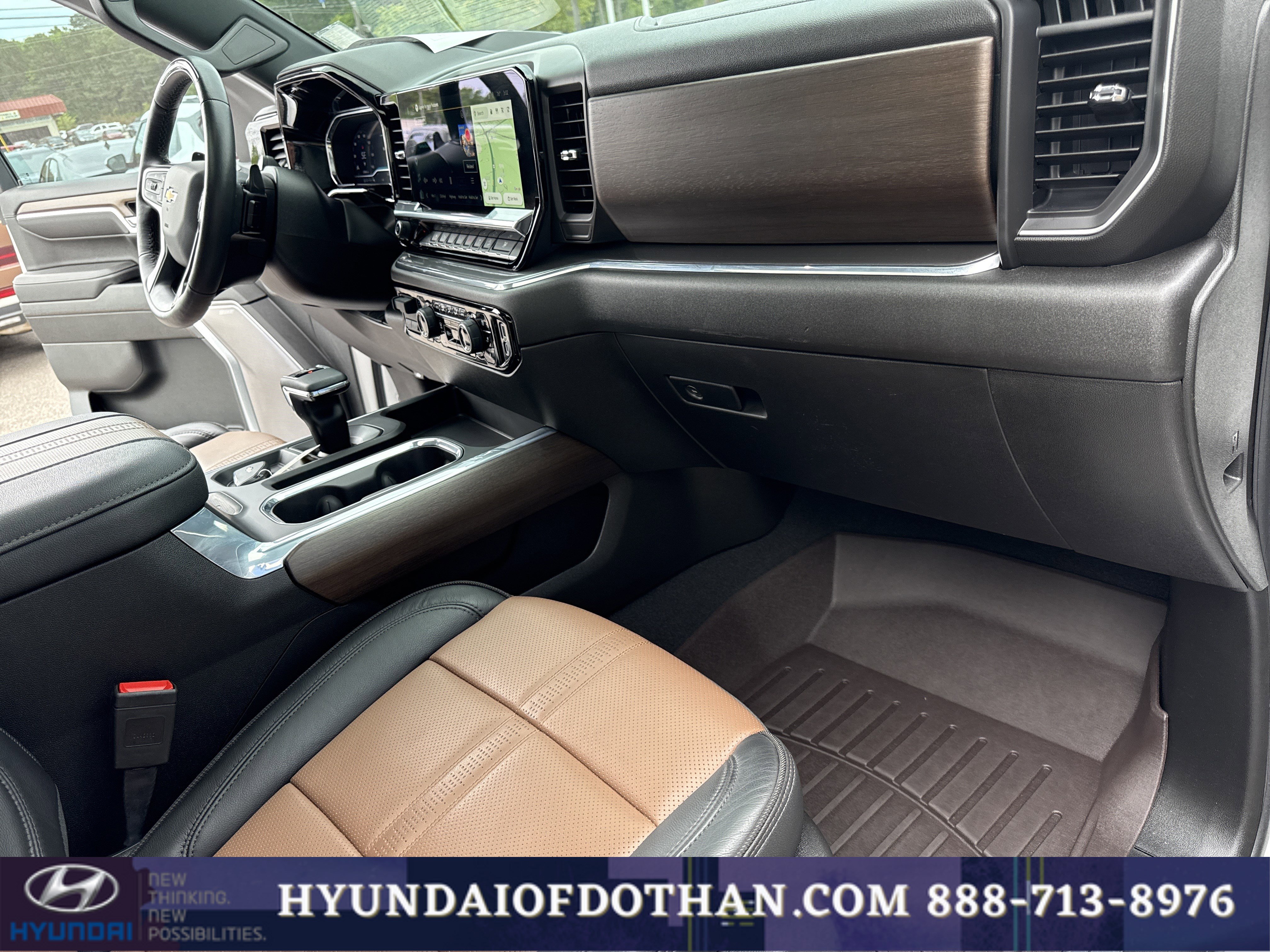 Used 2024 Chevrolet Silverado 1500 High Country w/ Technology Package AWD/4WD image 15