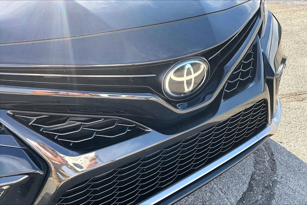 Used 2022 Toyota Camry XSE FWD image 32