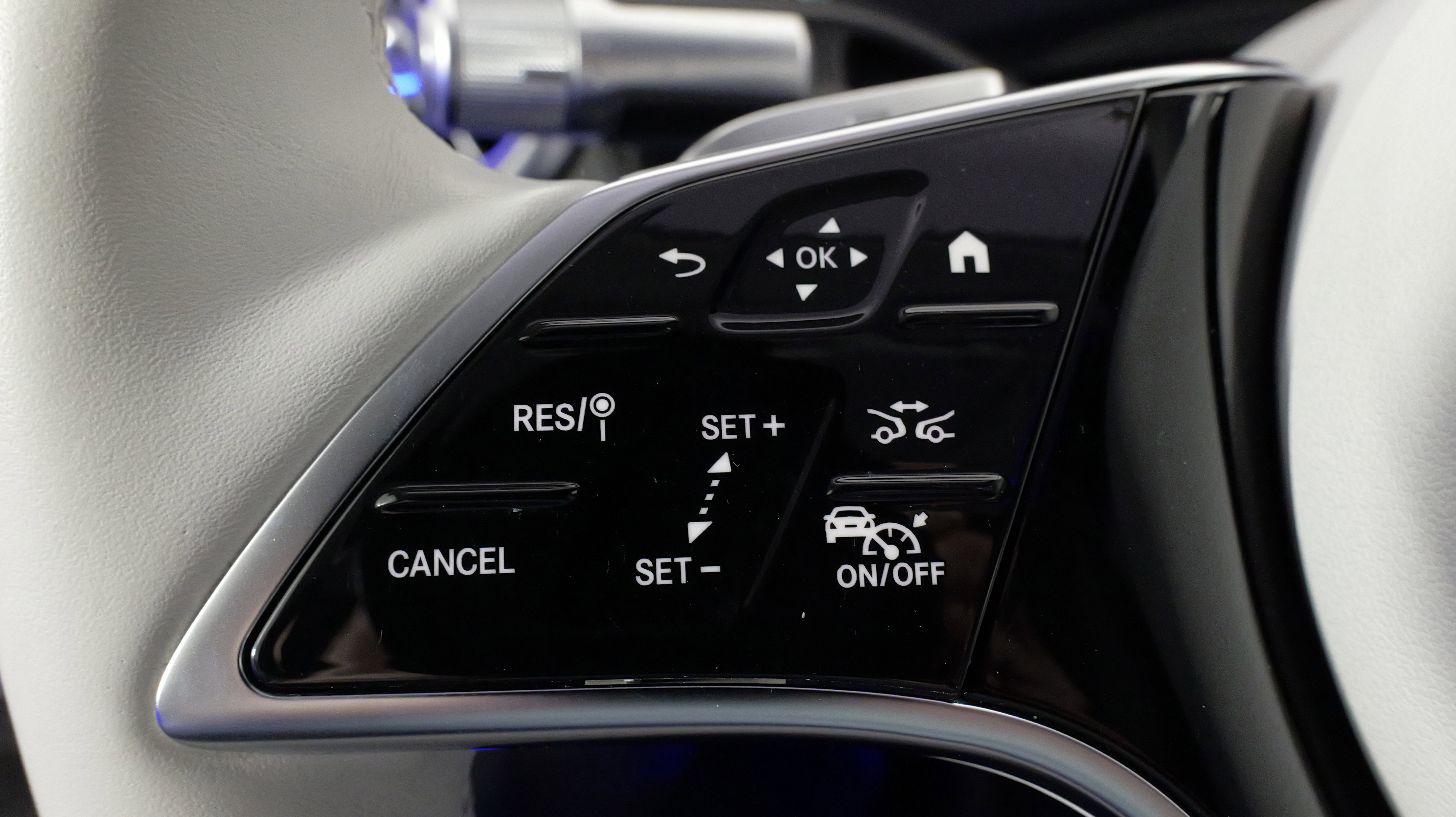 Used 2023 Mercedes-Benz EQS 580 4MATIC Sedan image 46