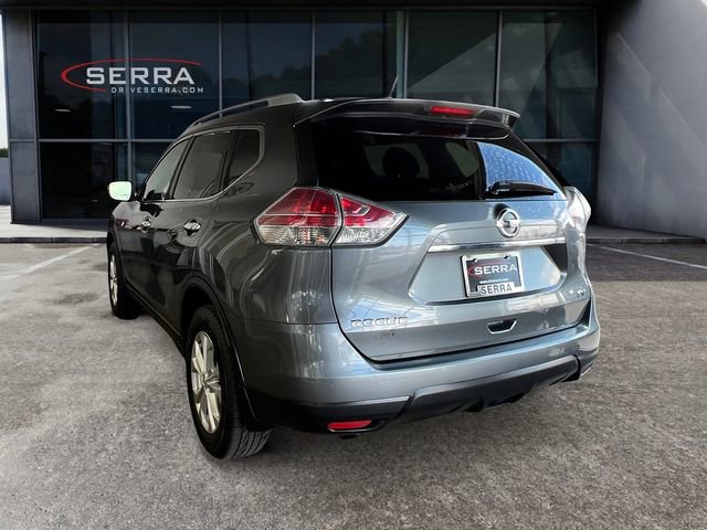 Used 2016 Nissan Rogue SV image 2