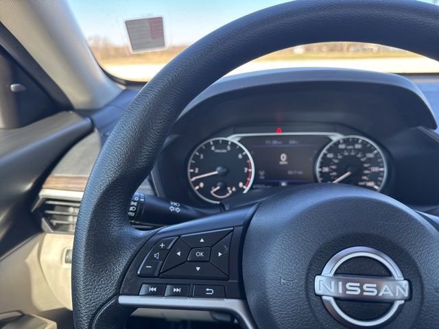 Used 2024 Nissan Altima 2.5 SV image 10