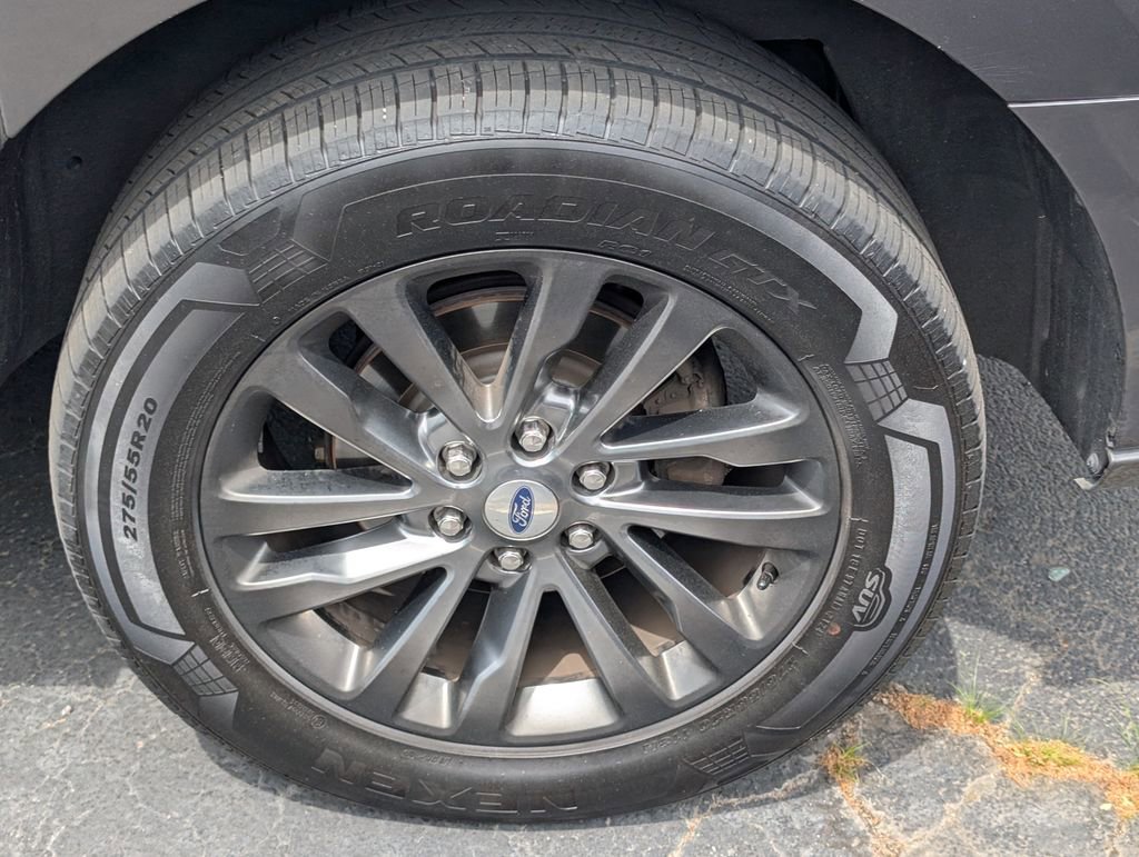 Used 2021 Ford Expedition Max Limited image 11