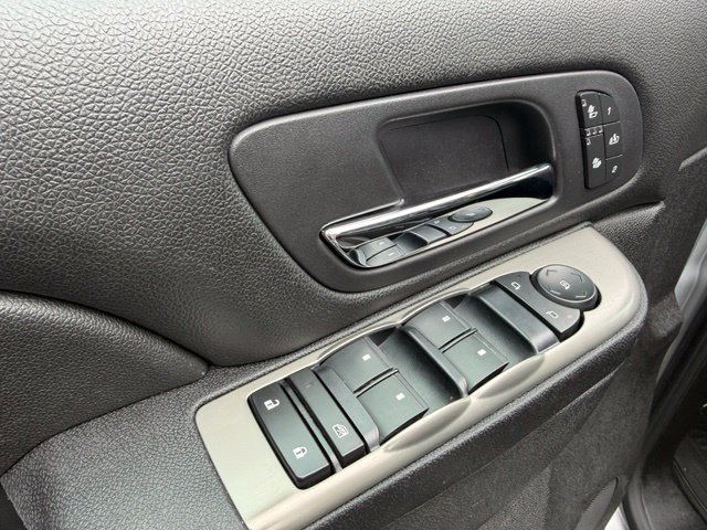Used 2013 Chevrolet Silverado 2500 LTZ AWD/4WD image 15