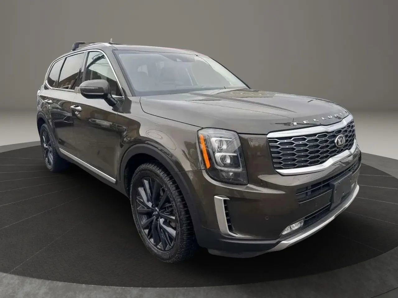 Used 2020 Kia Telluride SX w/ SX Prestige Package image 3