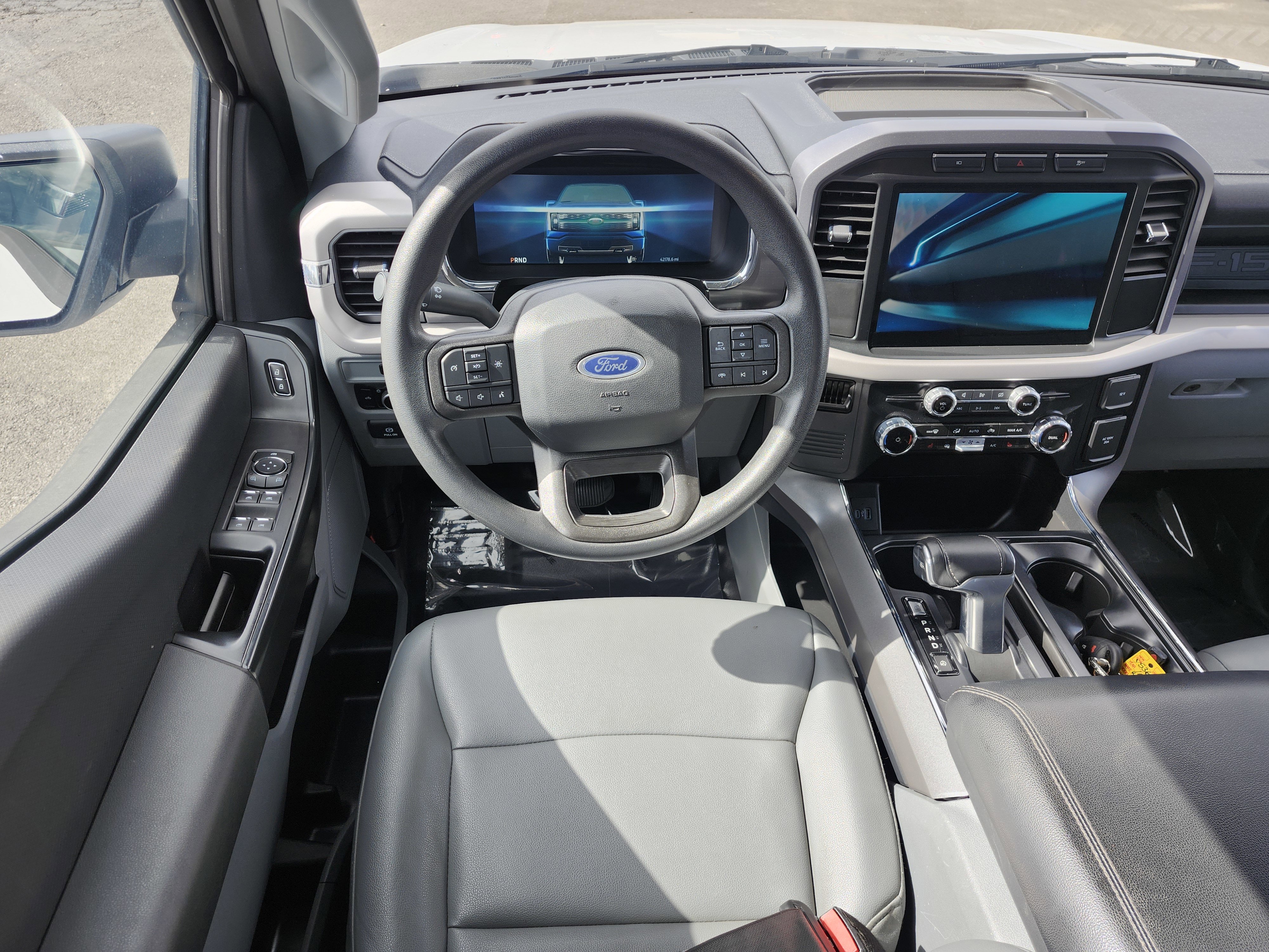 Used 2023 Ford F150 Lightning Pro image 28