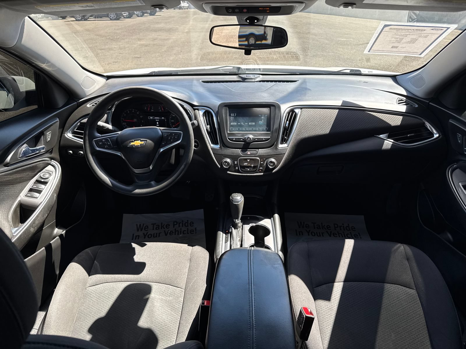 Used 2017 Chevrolet Malibu LT FWD image 15