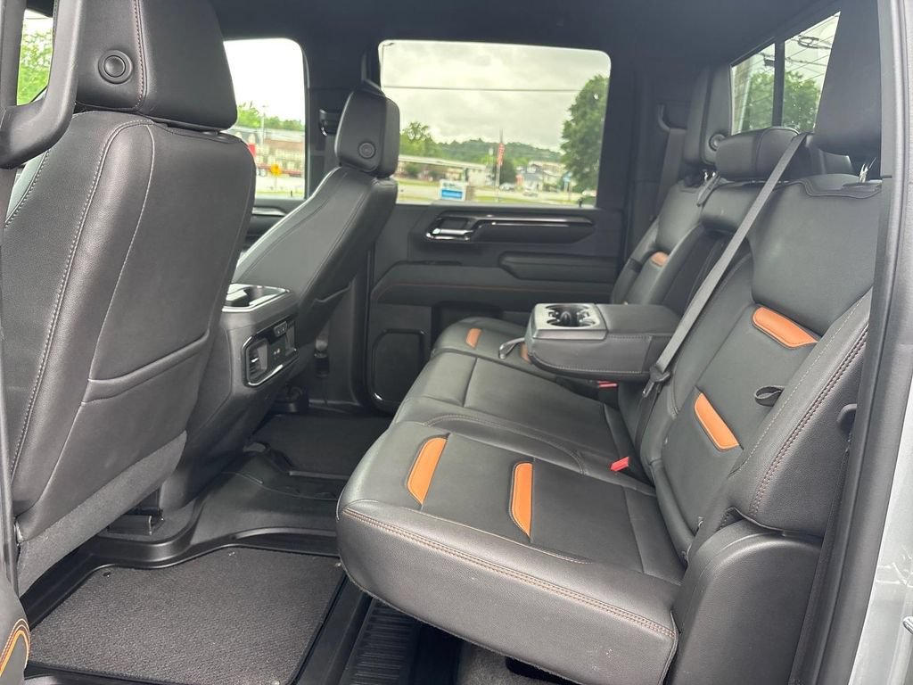 Used 2024 GMC Sierra 2500 AT4 w/ AT4 Preferred Package AWD/4WD image 19