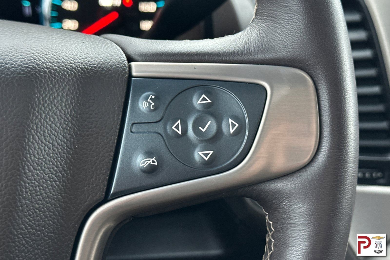 Used 2018 GMC Yukon Denali image 32