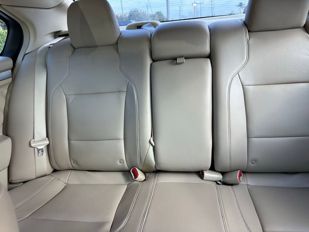 Used 2016 Ford Taurus SEL image 4