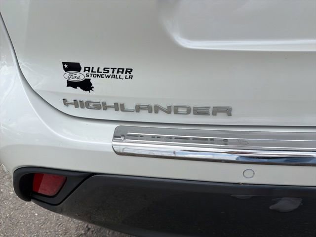 Used 2021 Toyota Highlander Limited FWD image 10