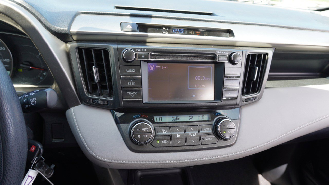 Used 2013 Toyota RAV4 XLE image 16