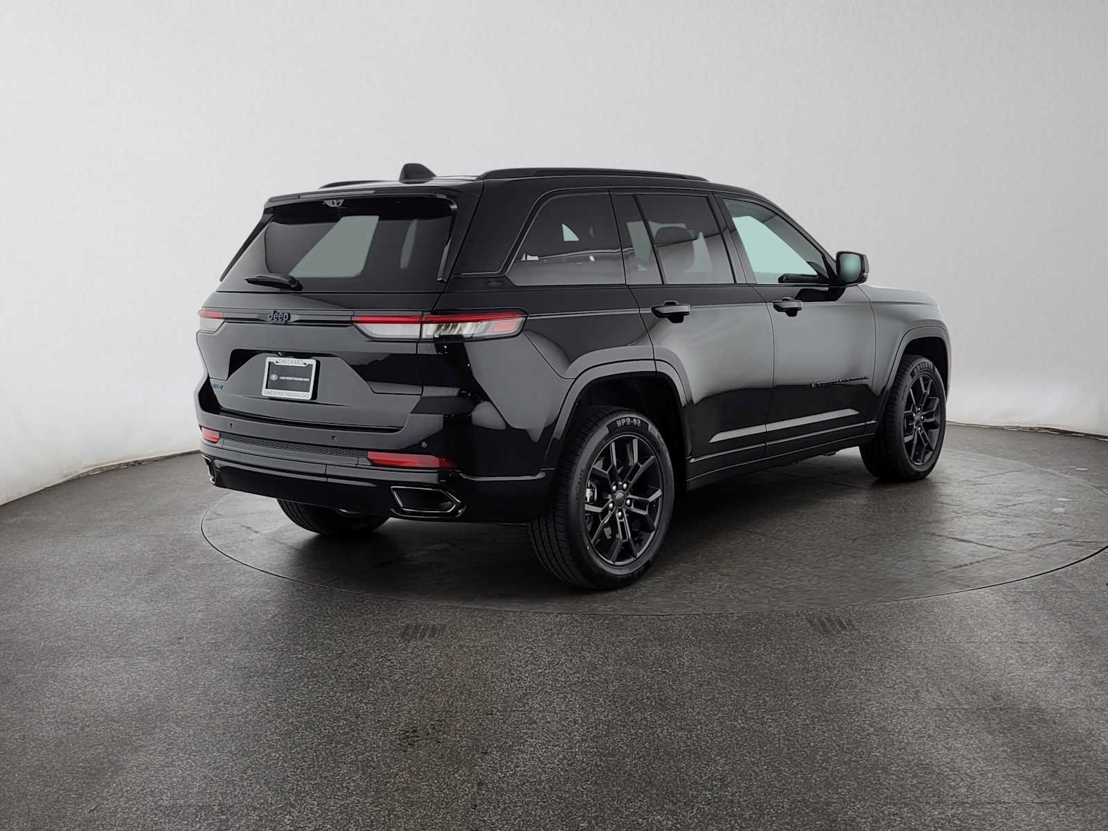 Used 2024 Jeep Grand Cherokee Limited 4xe AWD/4WD image 4