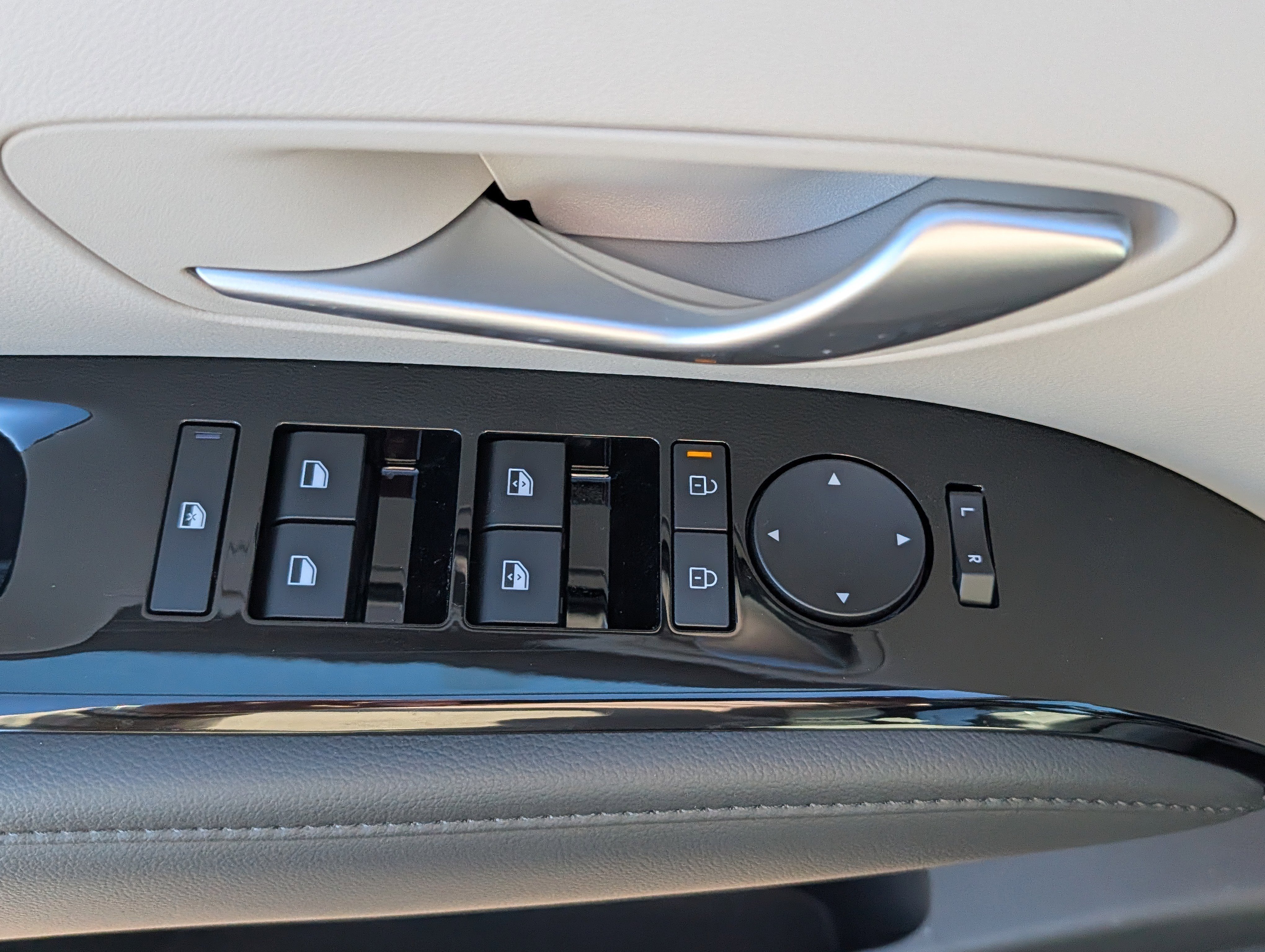 New 2026 Hyundai Tucson Limited image 12