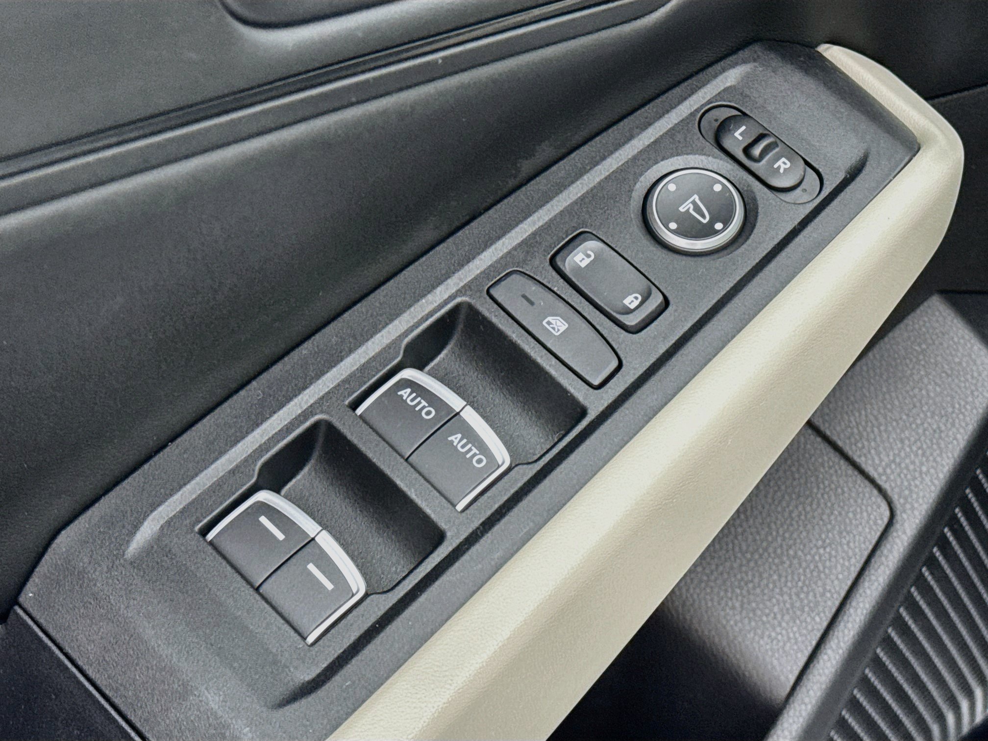 Used 2024 Honda Accord EX-L image 17