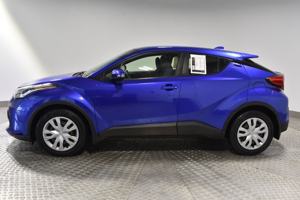 Used 2020 Toyota C-HR LE image 2