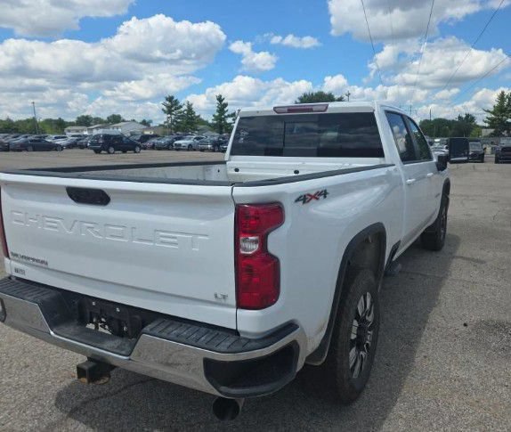 Used 2024 Chevrolet Silverado 3500 LT w/ Convenience Package AWD/4WD image 3
