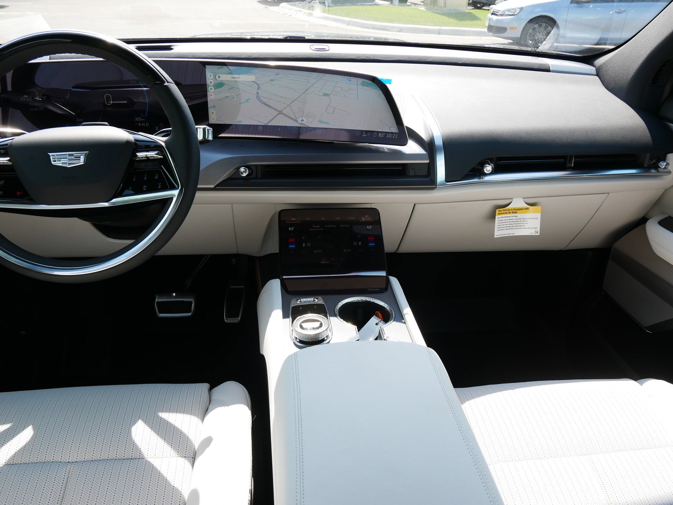 New 2026 Cadillac Vistiq Luxury w/ LPO, Floor Liner Package image 9