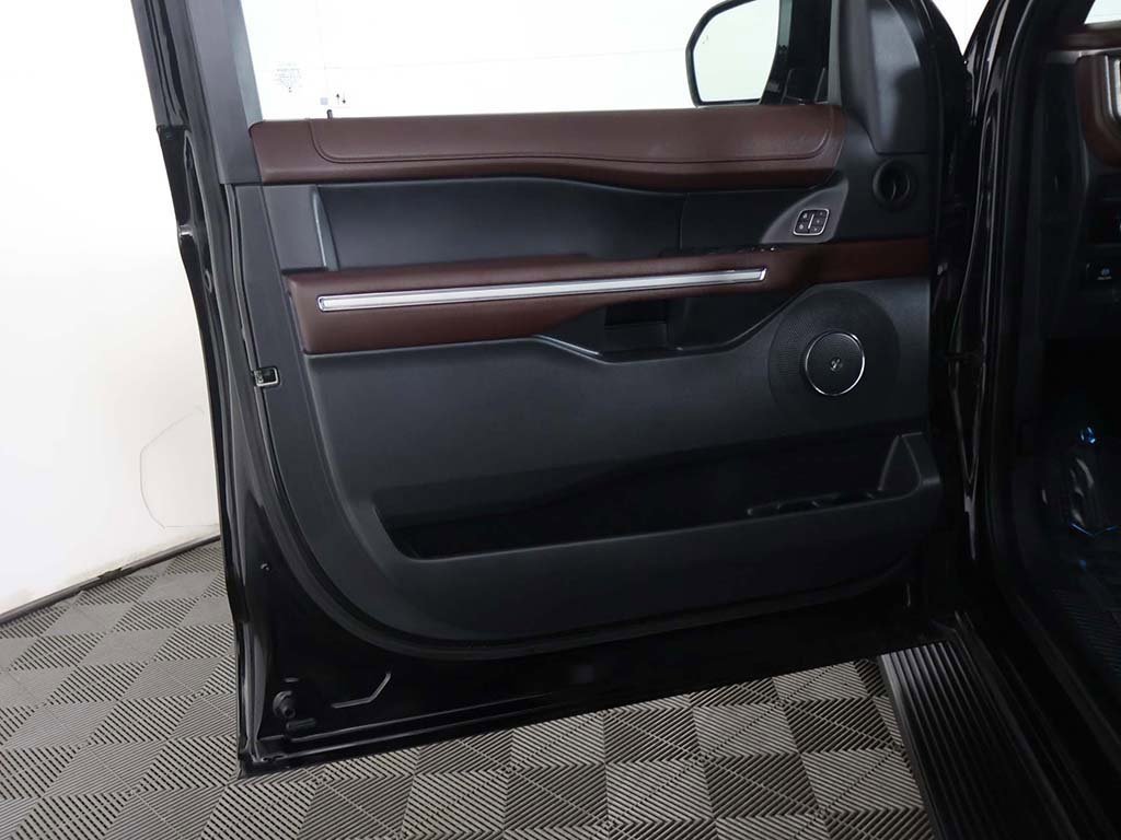 Used 2024 Ford Expedition Max Limited image 27