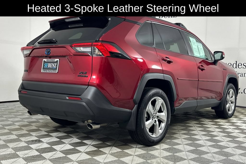 Used 2021 Toyota RAV4 XLE Premium AWD/4WD image 4
