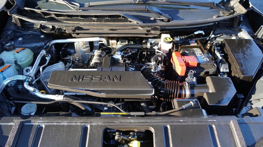 Used 2025 Nissan Rogue S image 37