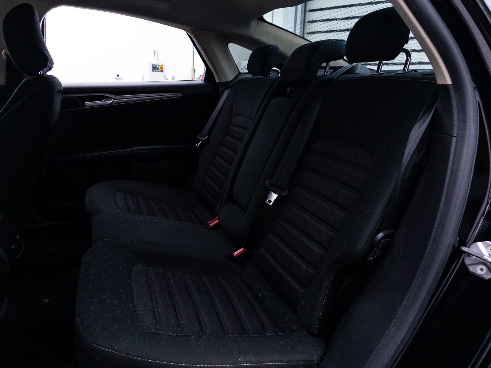 Used 2018 Ford Fusion SE w/ Fusion SE Technology Package FWD image 29