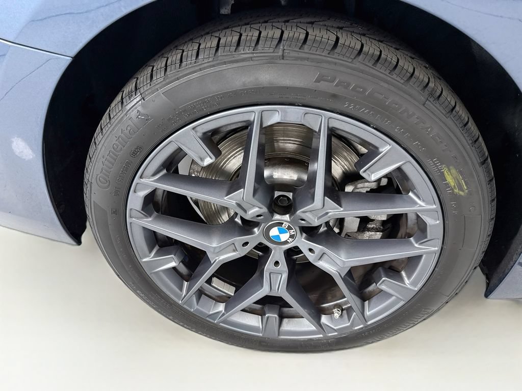 Certified 2025 BMW 330i xDrive Sedan w/ Premium Package AWD/4WD image 32