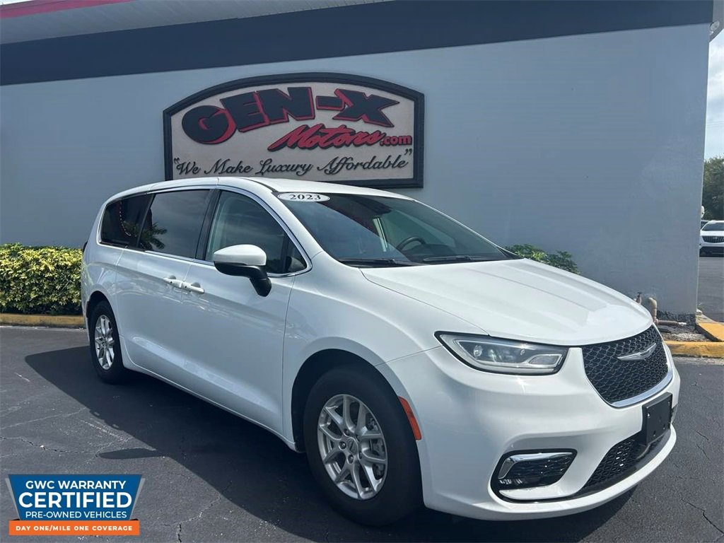 Used 2023 Chrysler Pacifica Touring-L