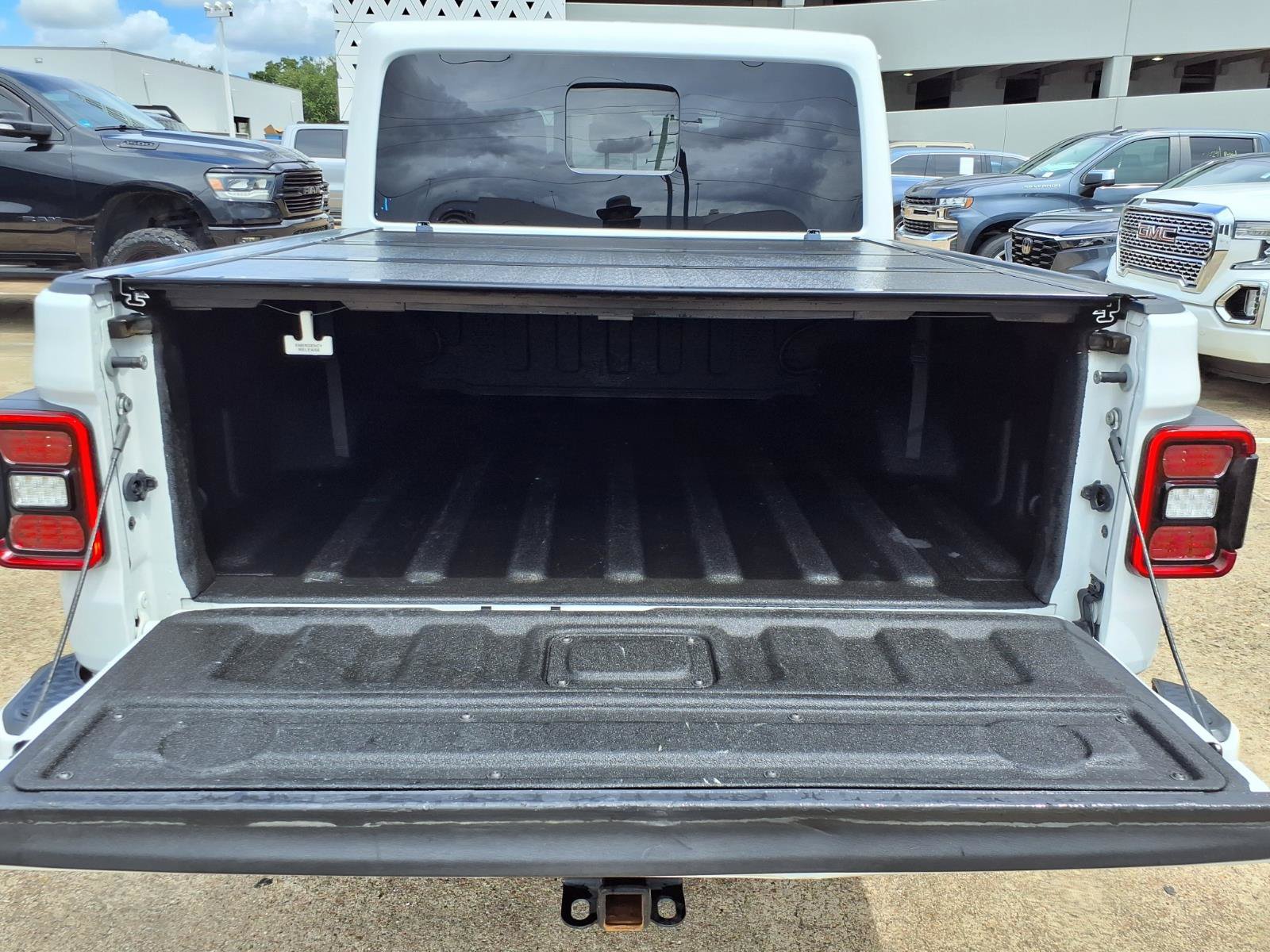 Used 2021 Jeep Gladiator Overland AWD/4WD image 22