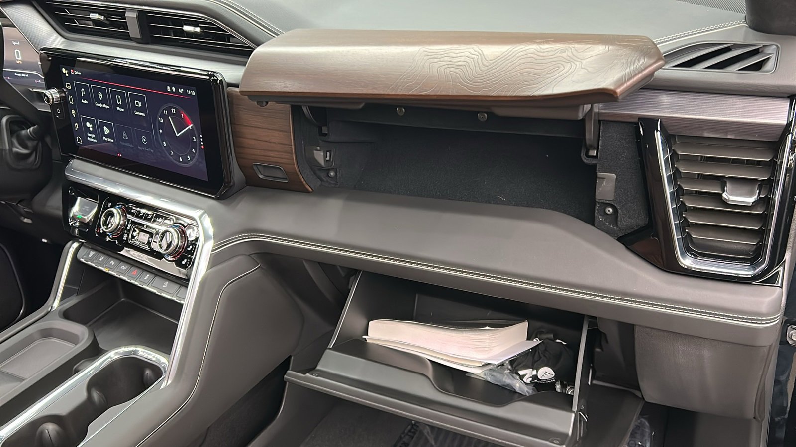 Used 2025 GMC Sierra 3500 Denali Ultimate image 40