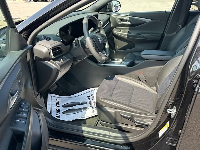 Used 2025 Buick Envista Preferred FWD image 14