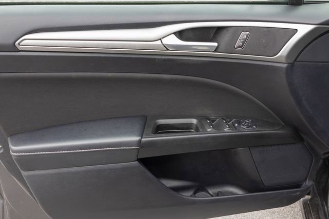 Used 2019 Ford Fusion SE image 14