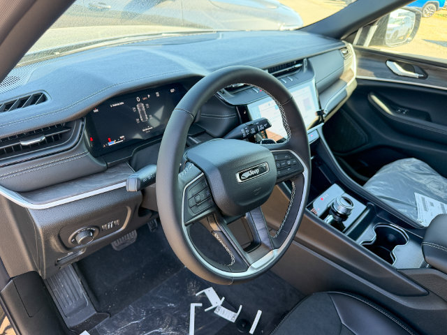 New 2026 Jeep Grand Cherokee Altitude AWD/4WD image 11