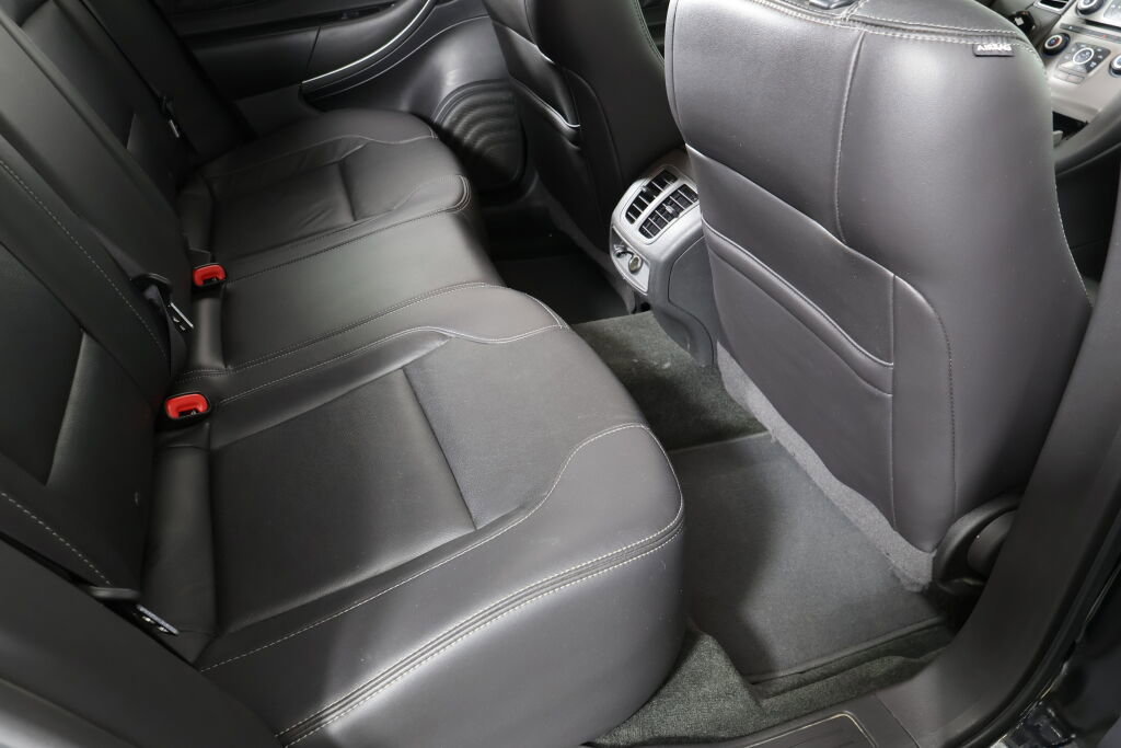 Used 2015 Ford Taurus SEL image 22