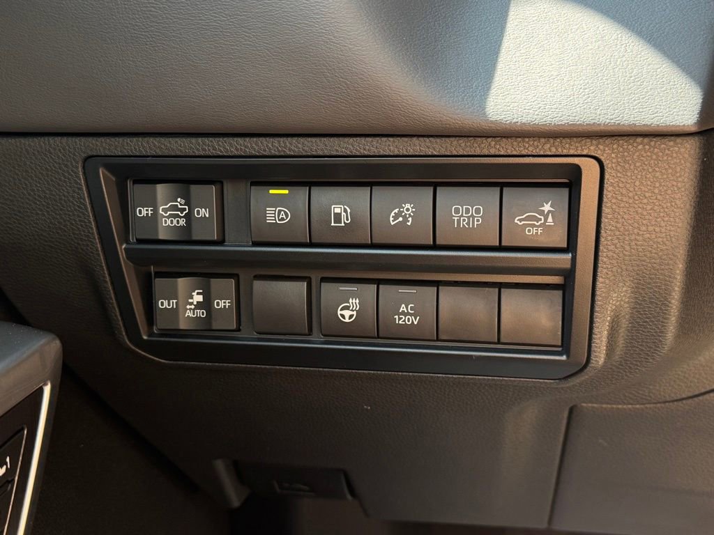 Used 2023 Toyota Tundra Platinum image 30