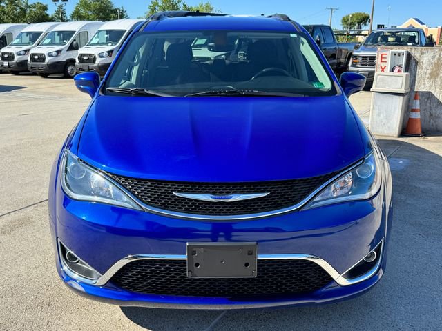 Used 2019 Chrysler Pacifica Touring Plus FWD image 2