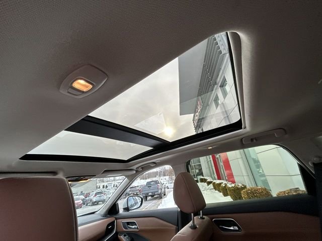 Used 2024 Nissan Rogue Platinum image 25