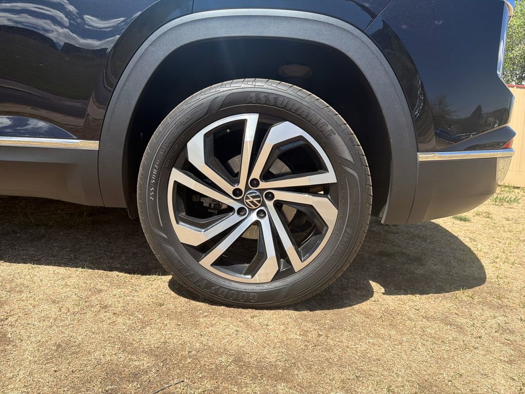 Used 2022 Volkswagen Atlas Cross Sport SEL image 36