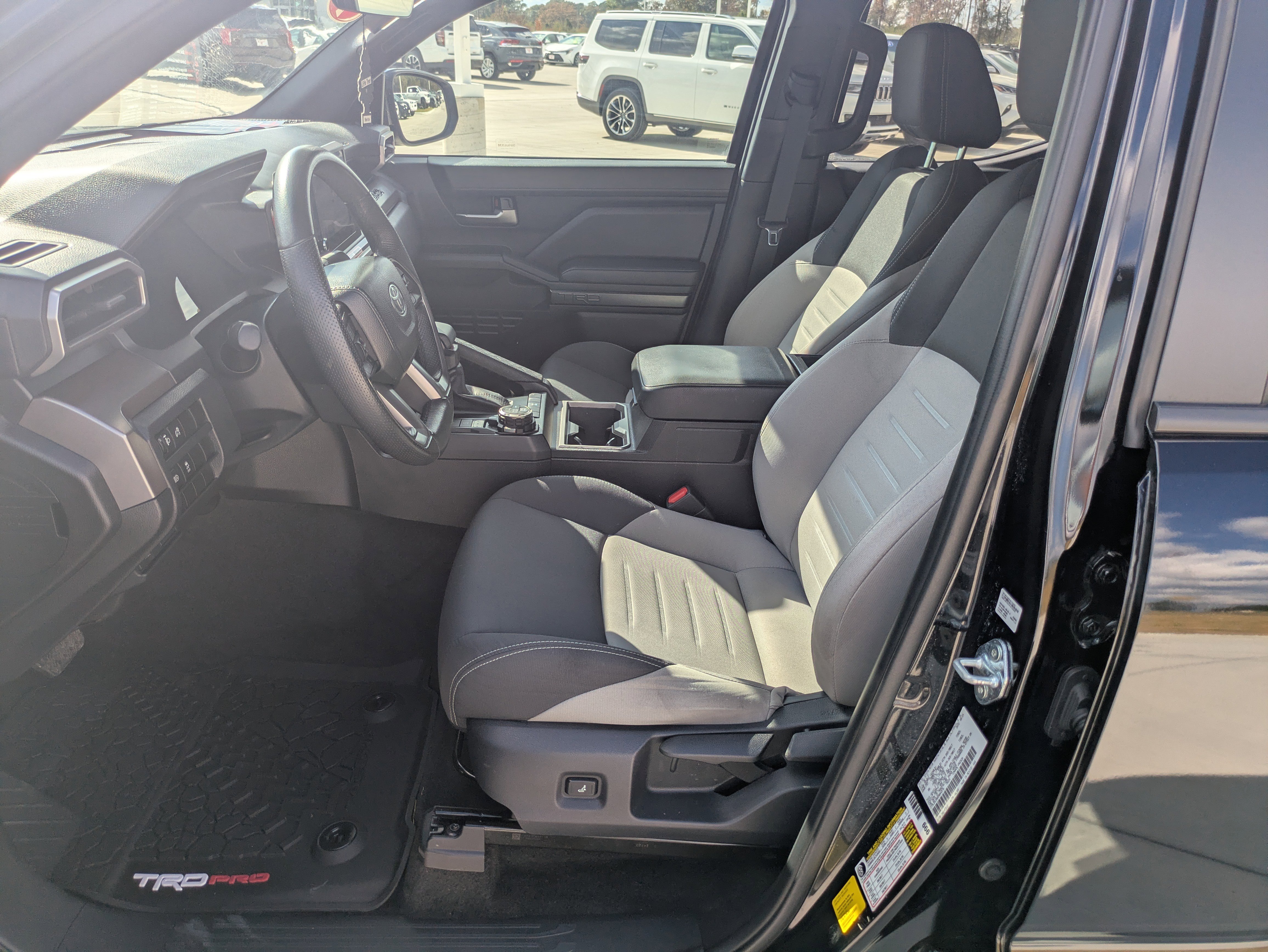 Used 2024 Toyota Tacoma TRD Off-Road image 10