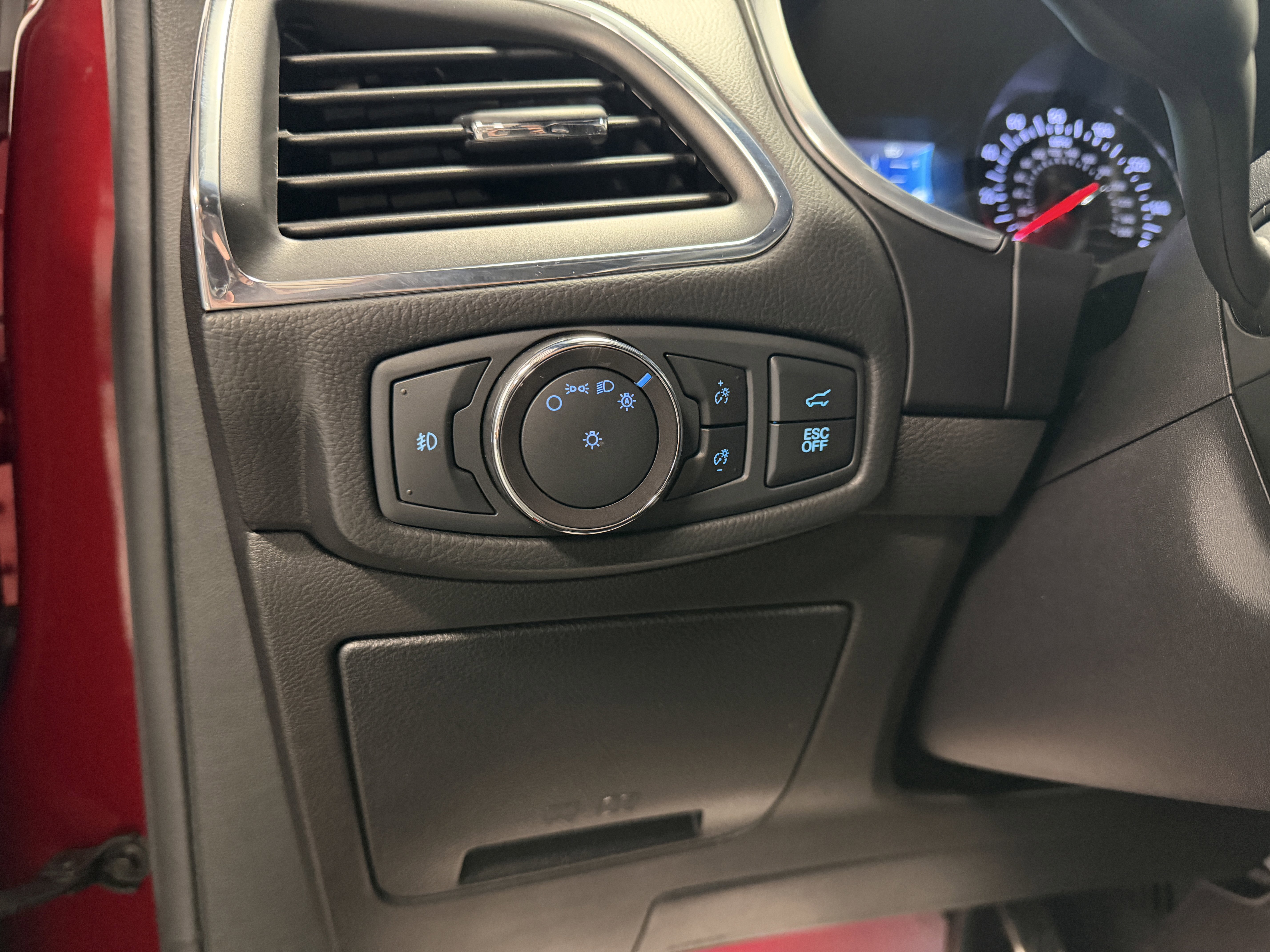 Used 2023 Ford Edge SEL w/ Convenience Package image 18