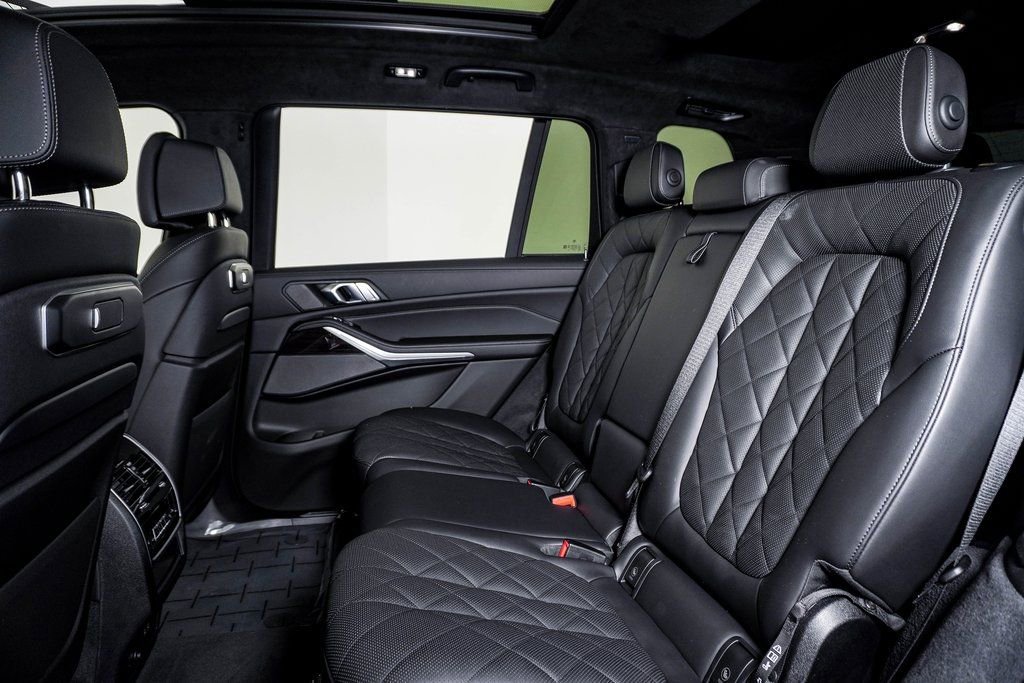 Used 2023 BMW X7 xDrive40i w/ Executive Package image 16