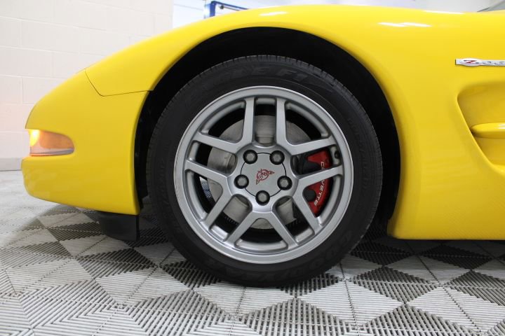 Used 2002 Chevrolet Corvette Z06 w/ Memory Pkg RWD image 32