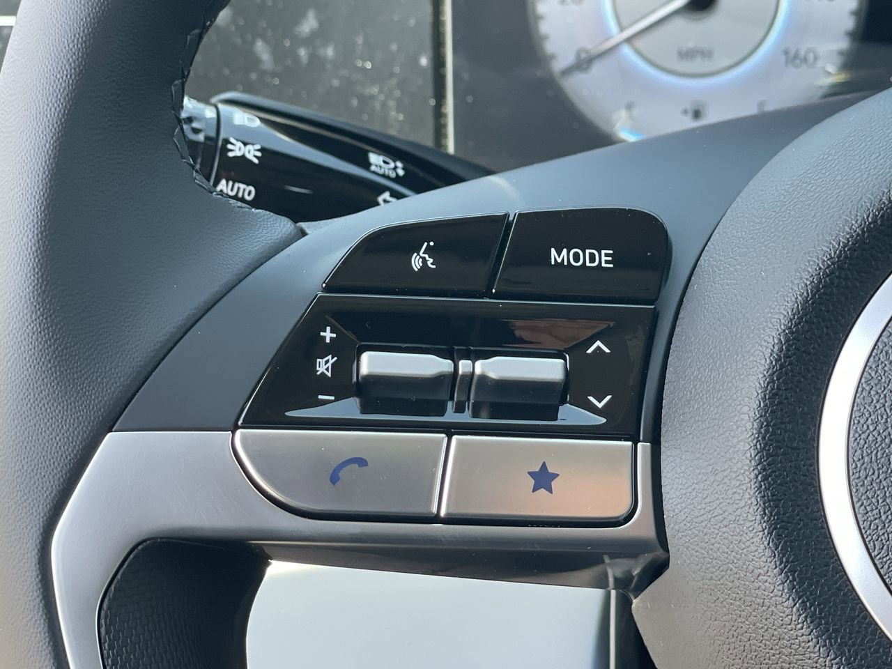 New 2026 Hyundai Elantra Limited FWD image 38