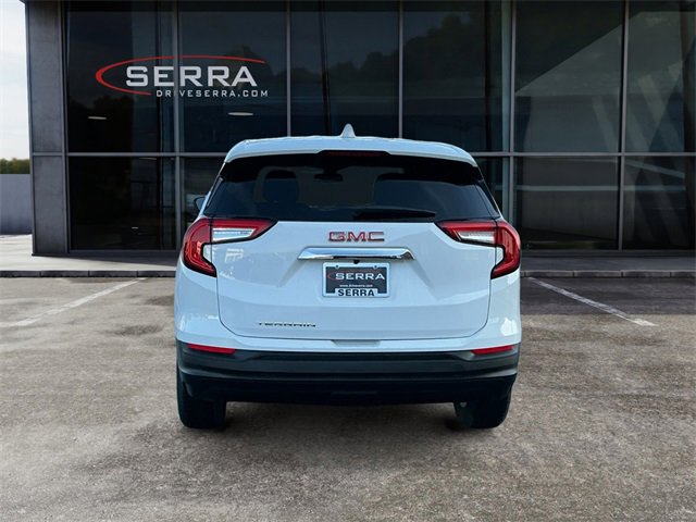 Used 2023 GMC Terrain SLE image 4
